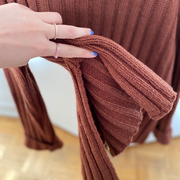 J.O.A Chunky Sweater with Slits - Picture 3 of 4